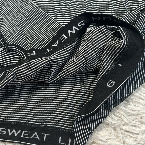 Lululemon Swiftly Tech Long Sleeve Crew Tempo Stripe Black White - Picture 3 of 5